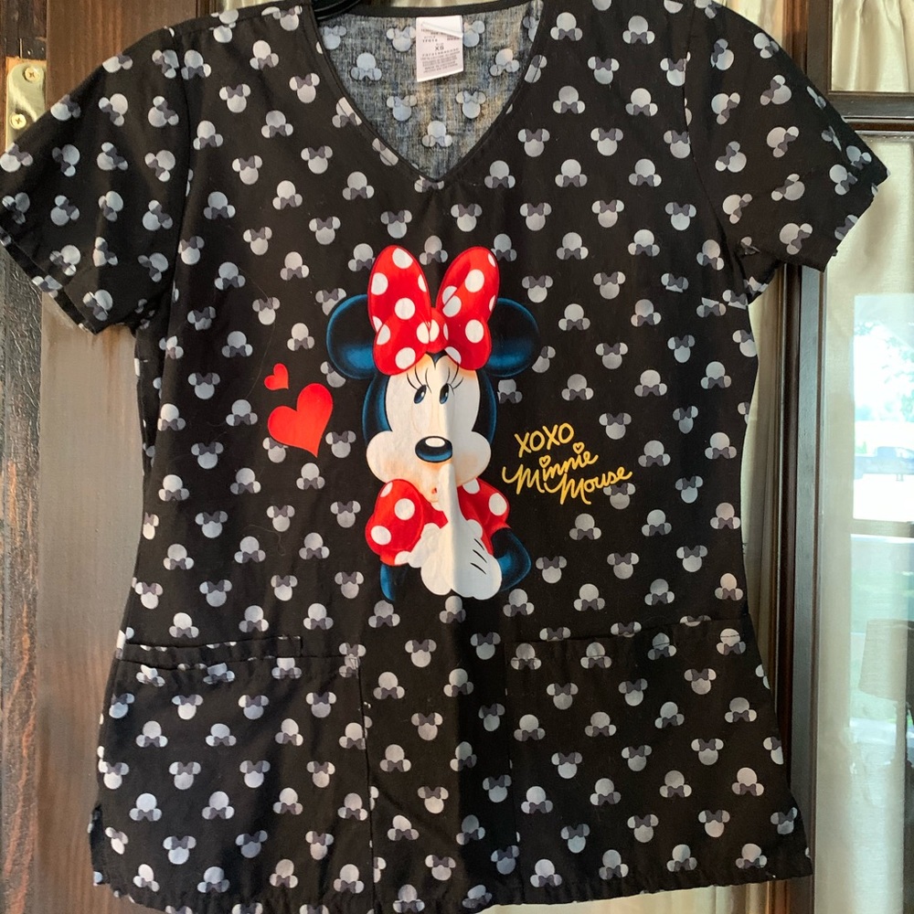 Minnie Mouse scrub top